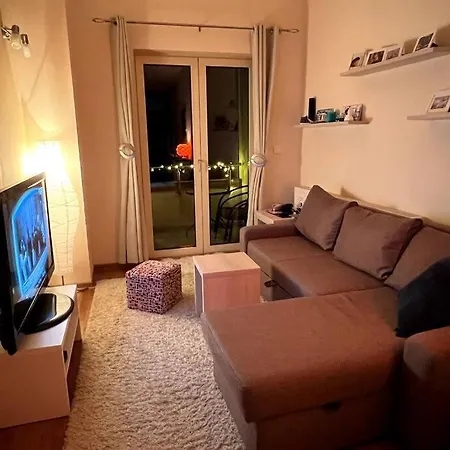 Majestic Mountain Views: Charming 1-br Hideaway Apartmán